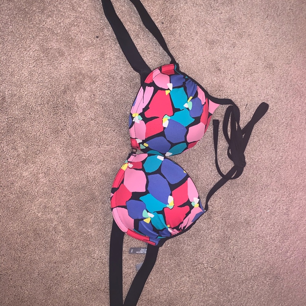 American Eagle patterned bikini top